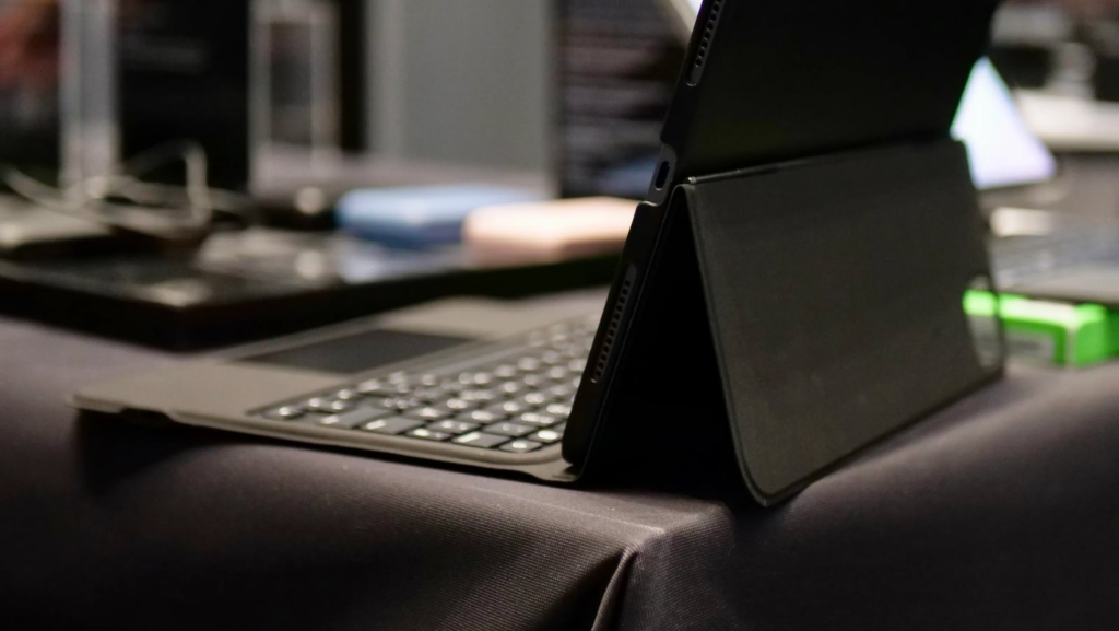 Belkin BOOST Charge Pro Keyboard